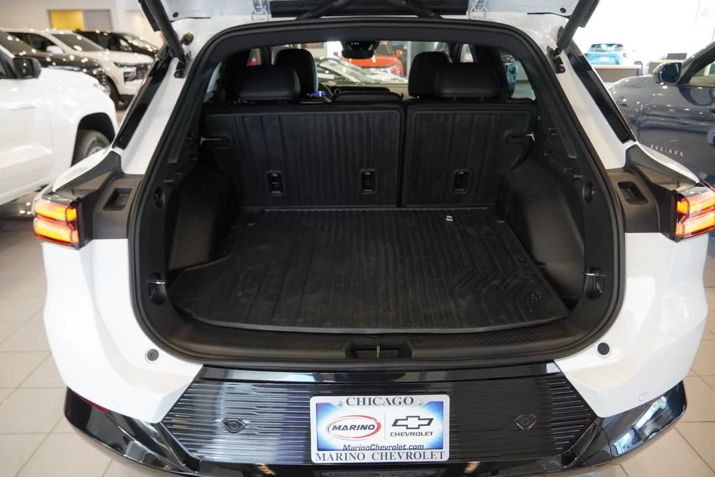 New 2026 Summit White Chevrolet LT image 24