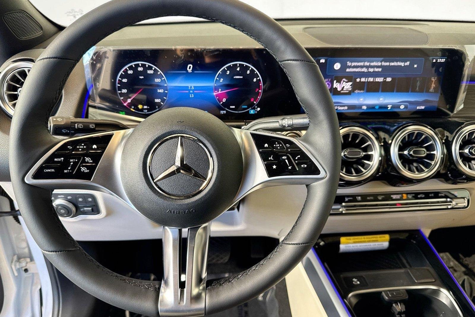 New 2026 Polar White Mercedes-Benz GLB 250 image 11