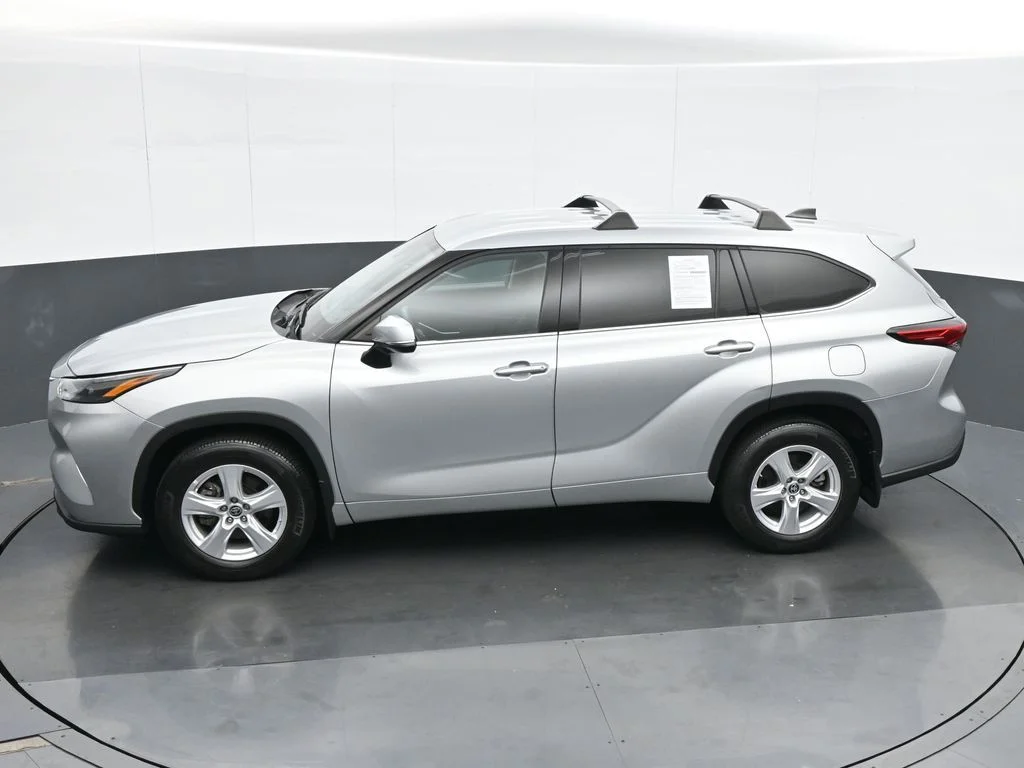Used 2022 Silver Toyota L image 20