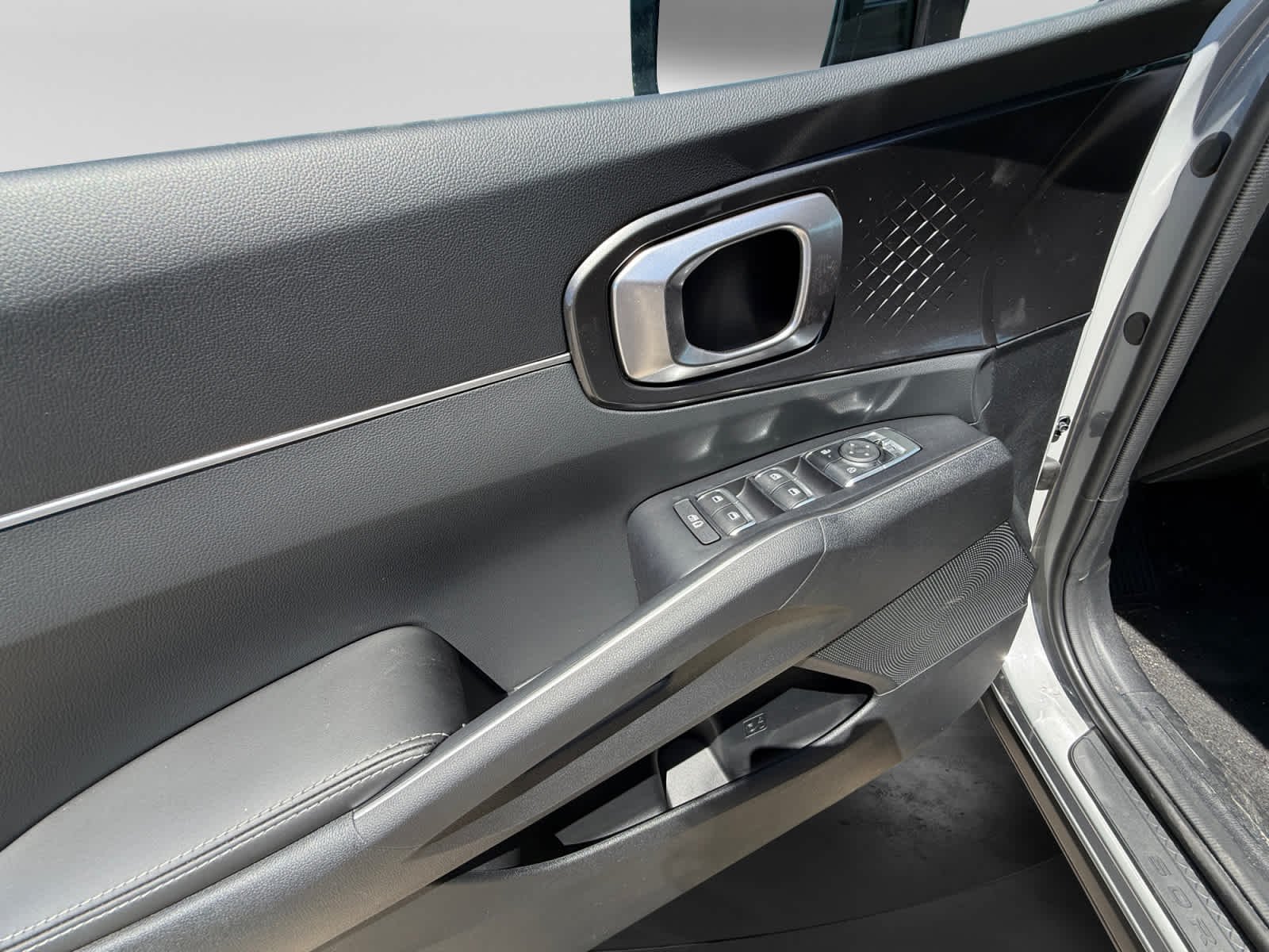 New 2026 Wolf Gray Kia EX image 10