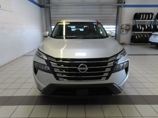 Used 2024 Brilliant Silver Metallic Nissan SV image 15