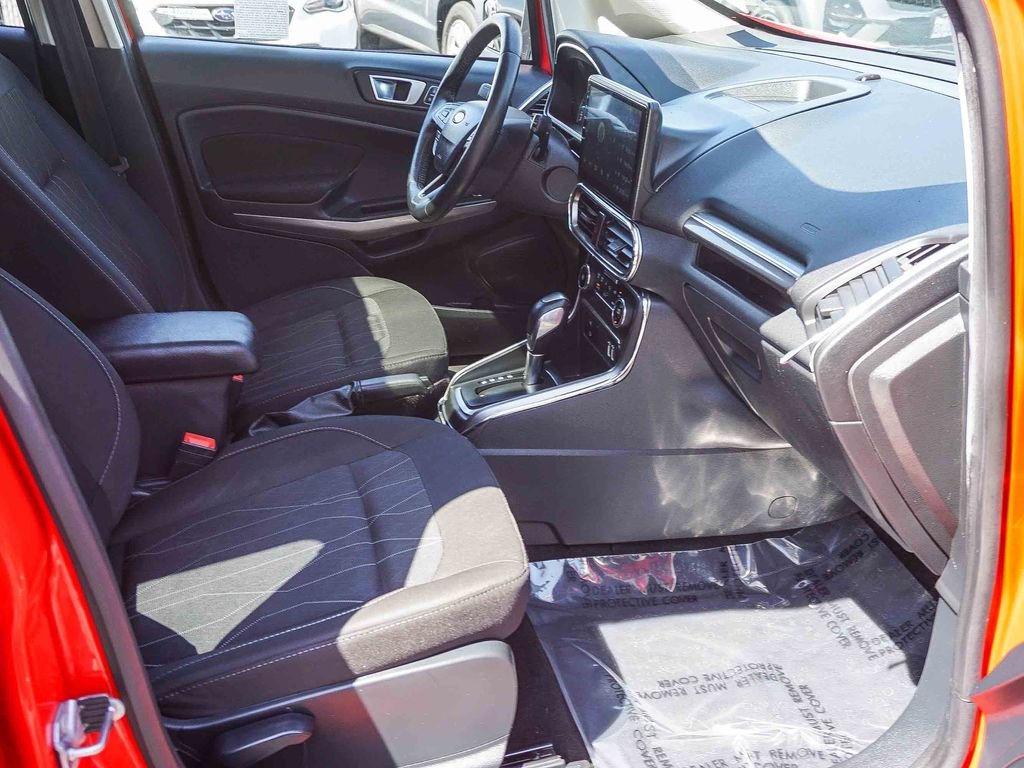 Used 2019 Red Ford SE image 13