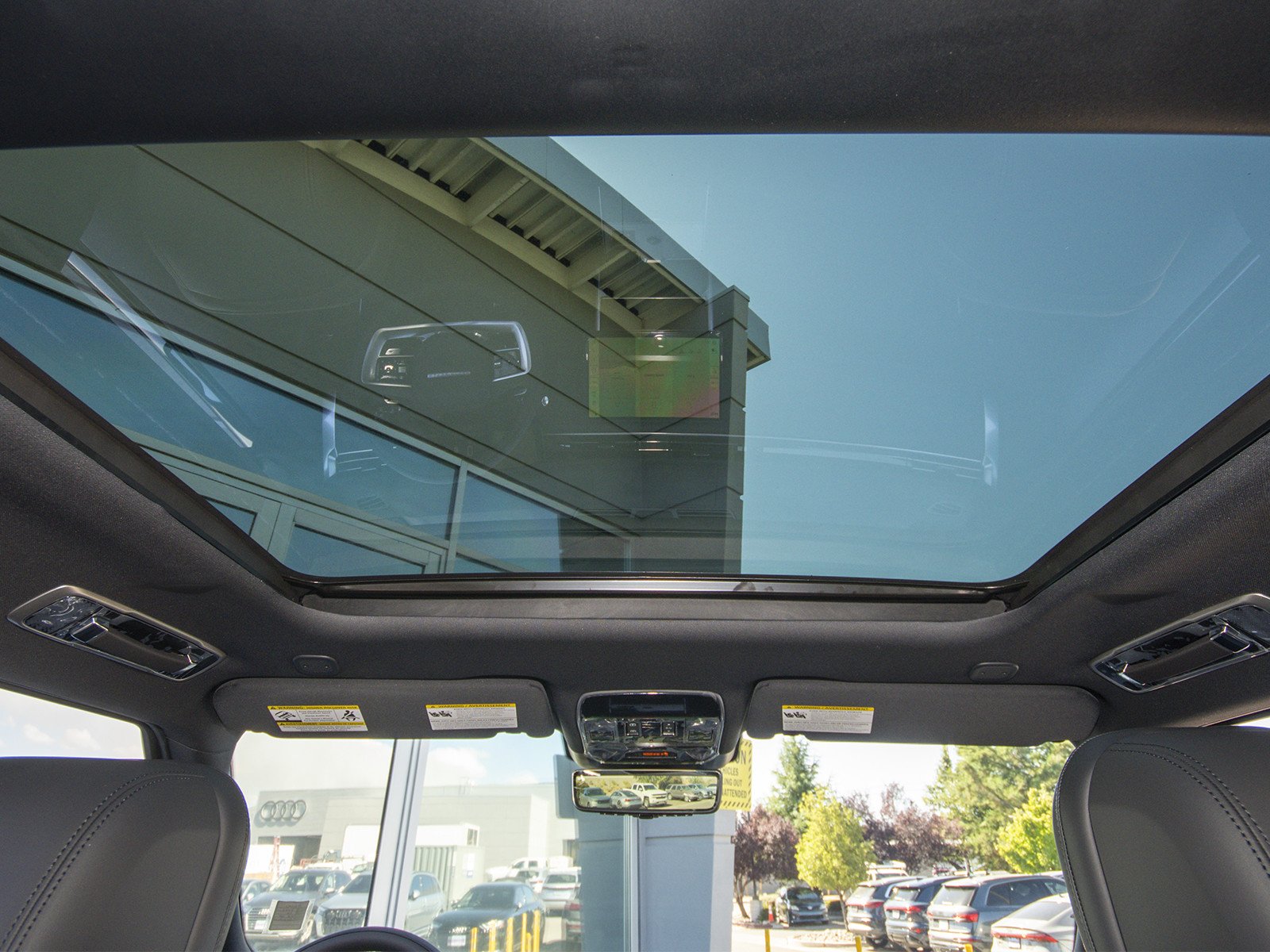 New 2026 Carpathian Grey Land Rover SE image 51