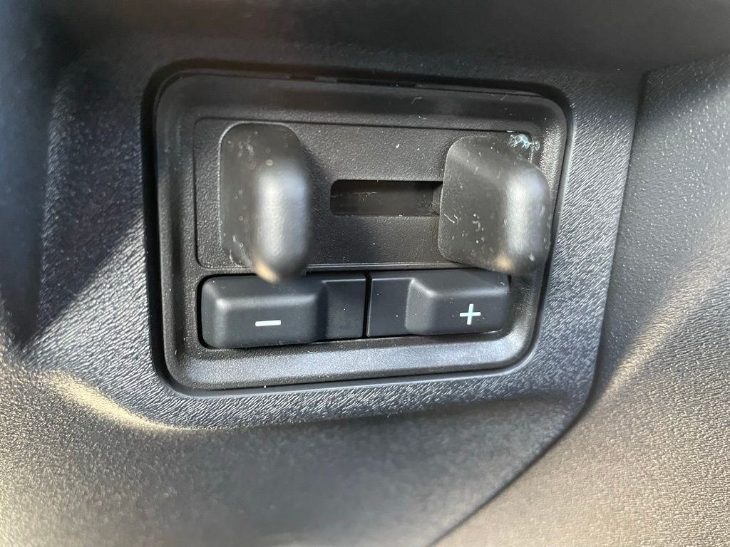 New 2026 Star White Metallic Tri-Coat Ford MAX Platinum® image 19