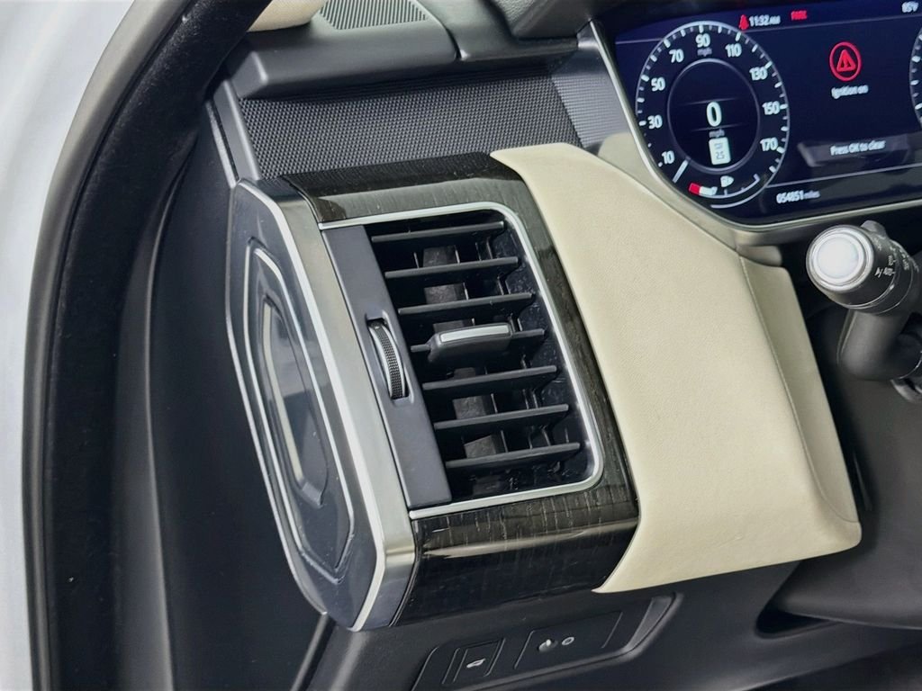 Used 2022 White Land Rover HSE Dynamic image 10