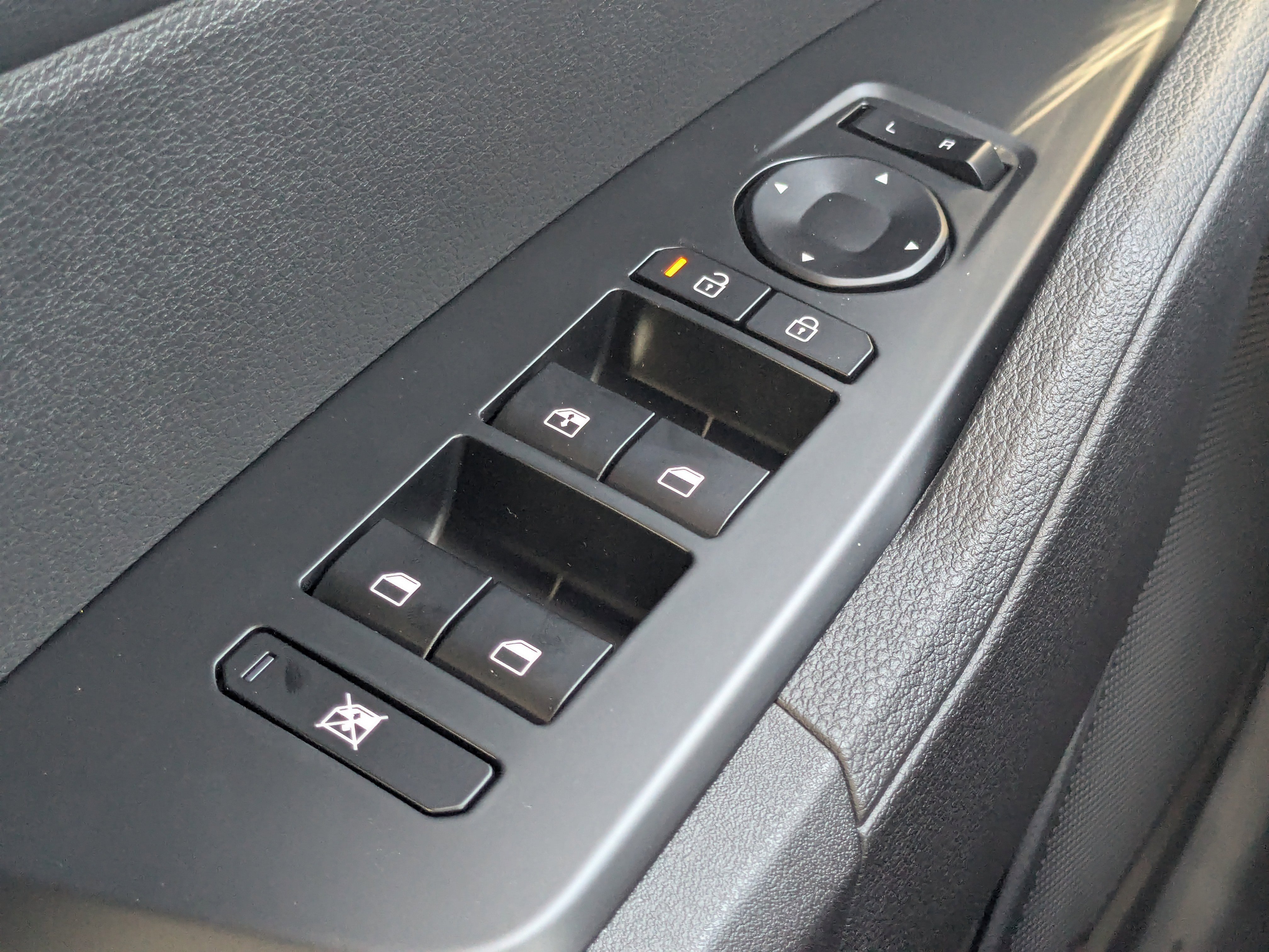New 2026 Steel Gray Kia LX image 29