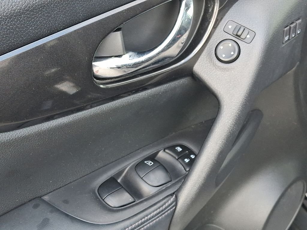 Used 2018 Black Nissan SV image 13