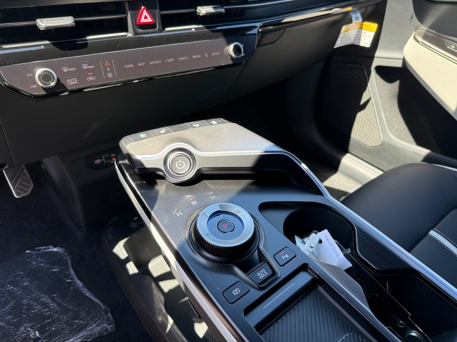 New 2026 Wolf Gray / Black Roof Kia GT-LINE image 13