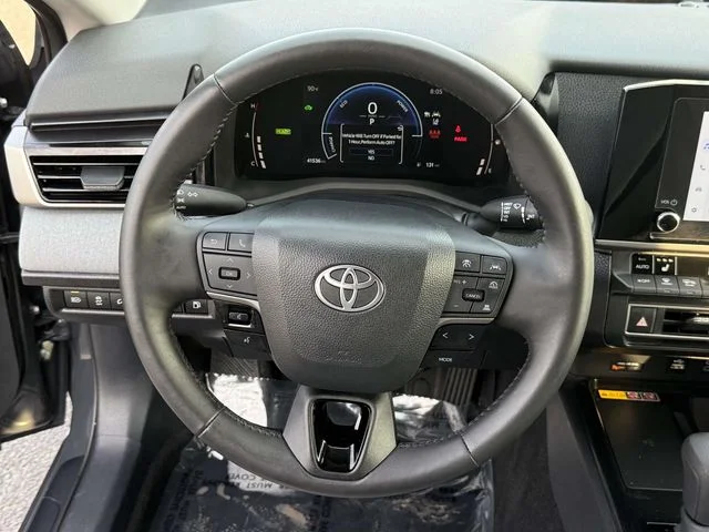 Used 2025  Toyota LE image 17