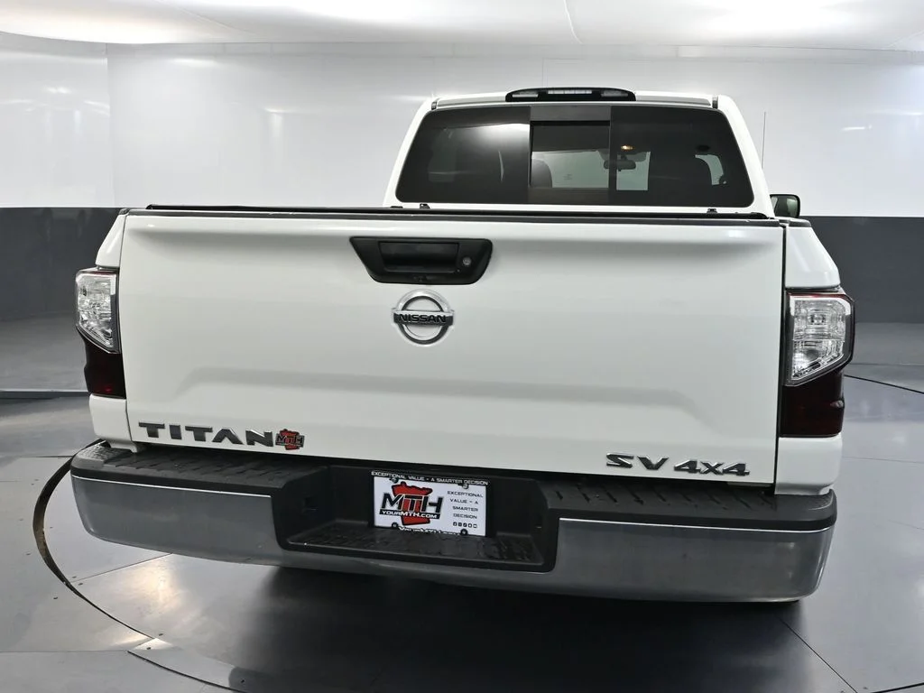 Used 2018 White Nissan SV image 5