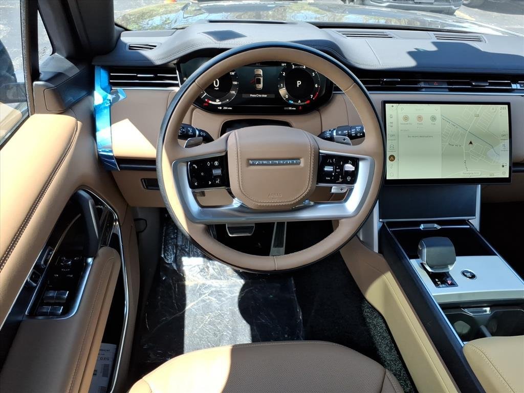 New 2026 Charente Grey LAND ROVER SE image 7