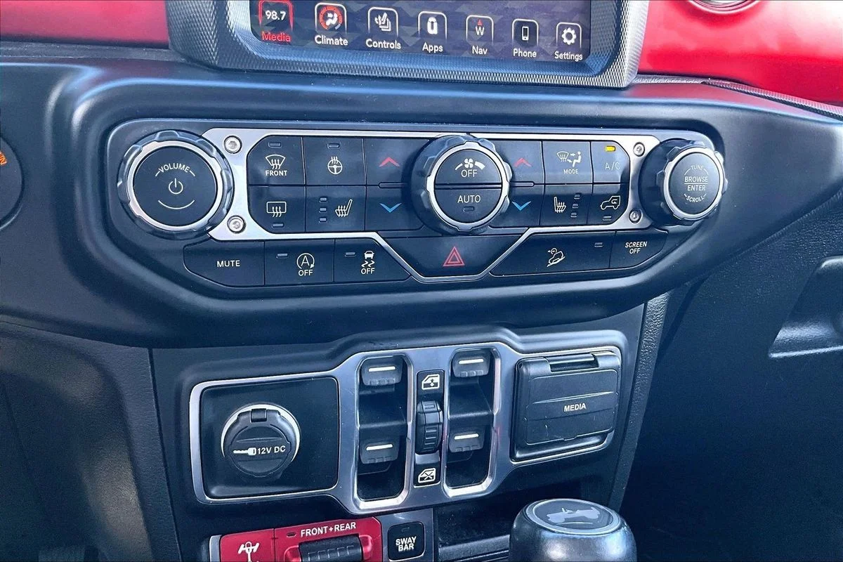 Used 2020  Jeep Rubicon 4x4 image 15