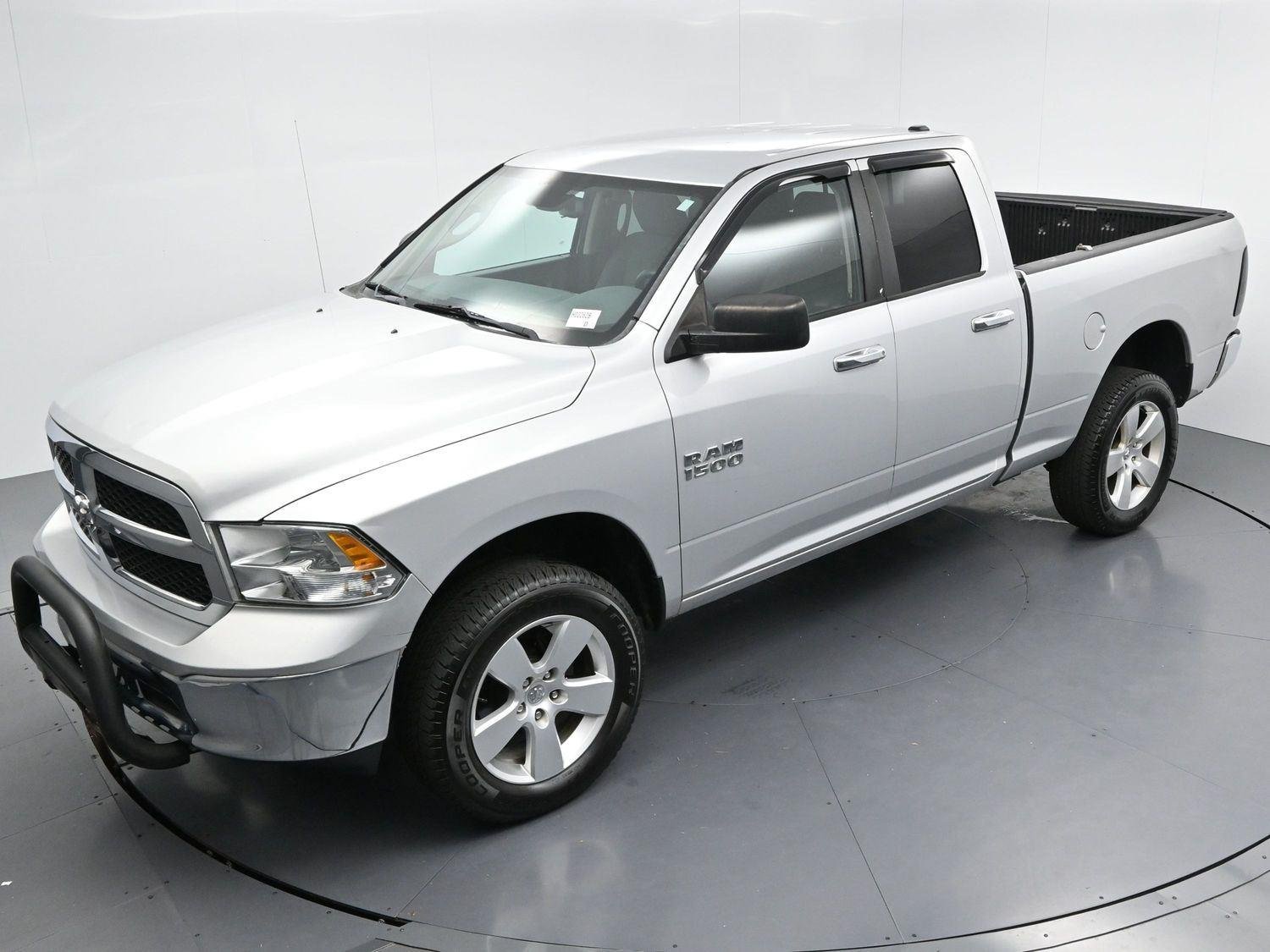 Used 2015 Bright Silver Metallic Clearcoat Ram SLT image 33