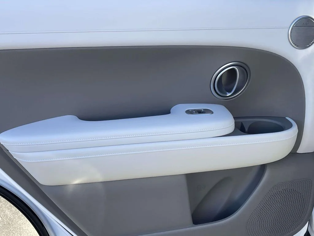 New 2026 White Hyundai SE image 9