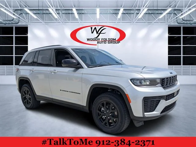 New 2026 Silver Zynith Exterior Paint Jeep Altitude image 1