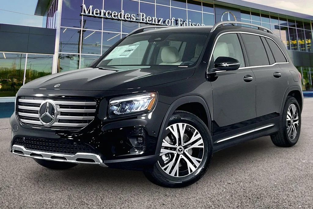 New 2026 Black Mercedes-Benz GLB 250 image 2