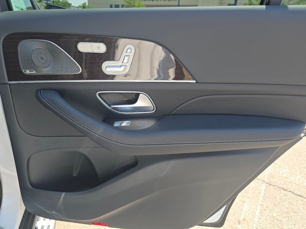New 2026 Polar White Mercedes-Benz GLS 450 image 23