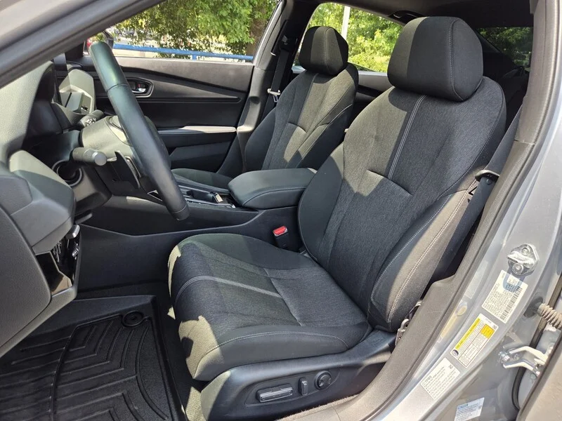 Used 2023 Lunar Silver Metallic Honda SPORT image 8