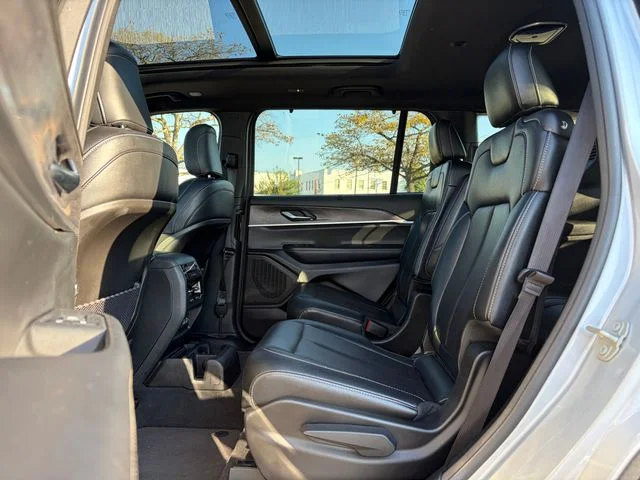 Used 2024 Silver Jeep Limited image 15