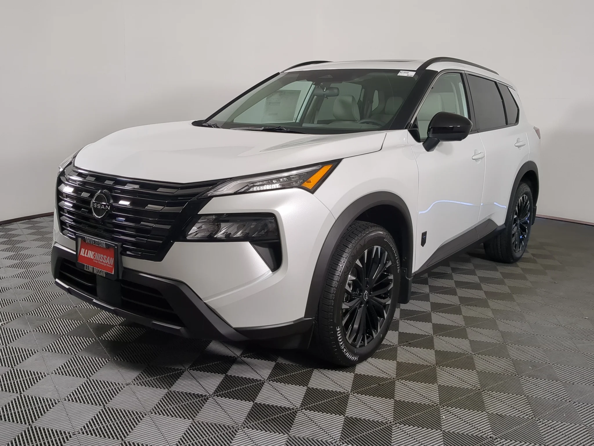 New 2027 Everest White Pearl Tricoat Nissan SV image 4