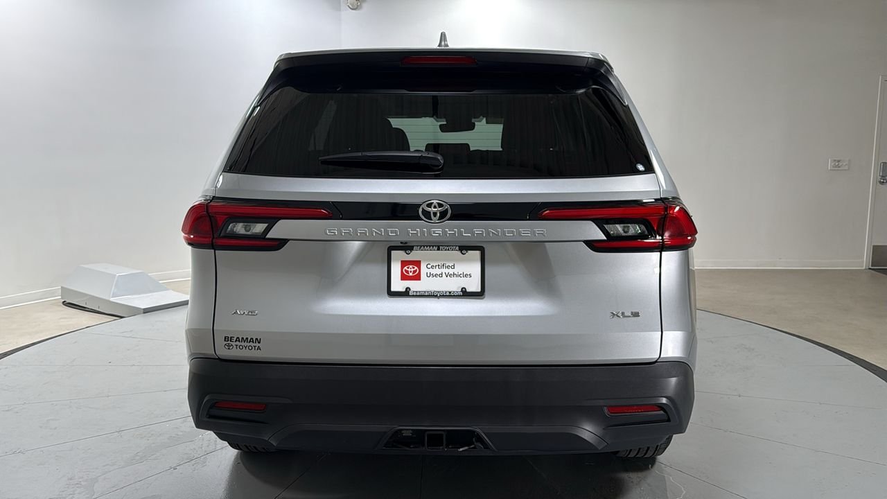 Used 2024 Silver Toyota XLE image 4