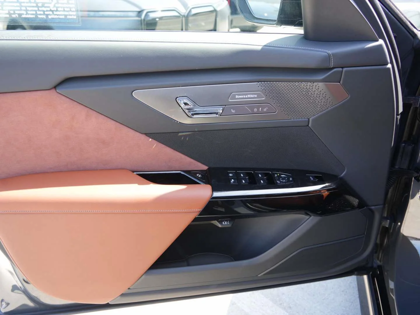 New 2027 Dravit Grey Metallic BMW 740i image 21