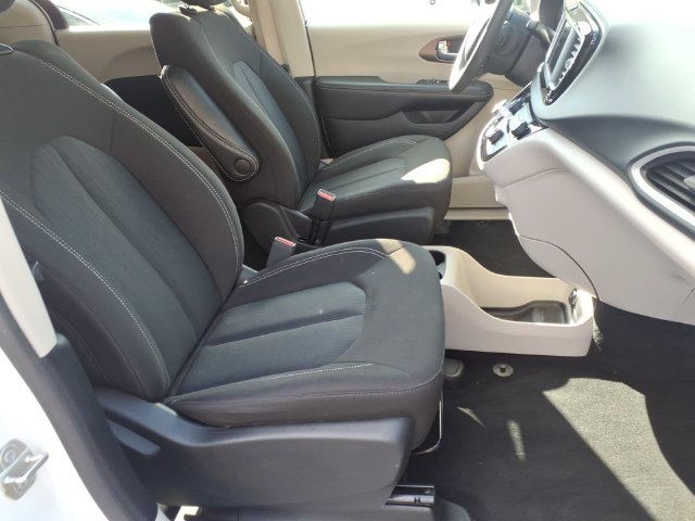 Used 2023 White Chrysler LX image 20