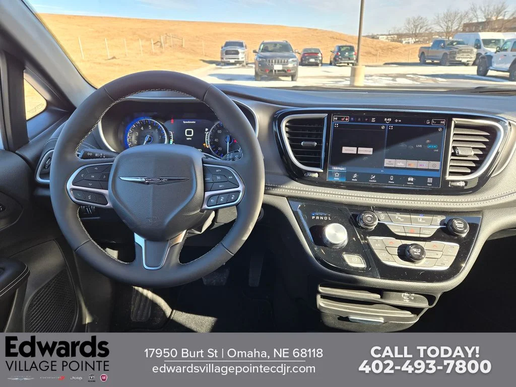 2026 Chrysler Pacifica Select - Photo 15