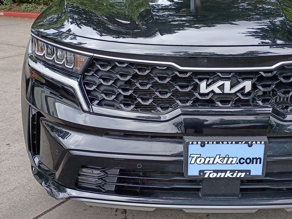 Used 2023 Aurora Black Kia EX image 11