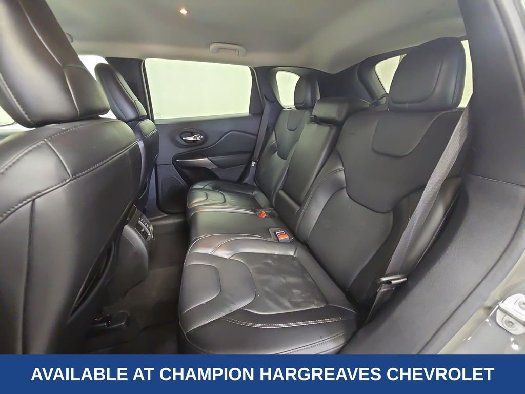 Used 2021 Gray Clearcoat Jeep Latitude Lux image 33