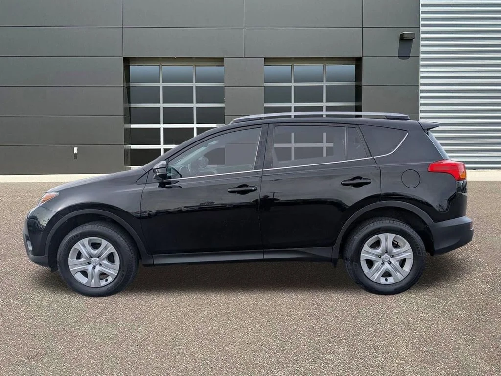 Used 2015 Black Toyota LE image 9
