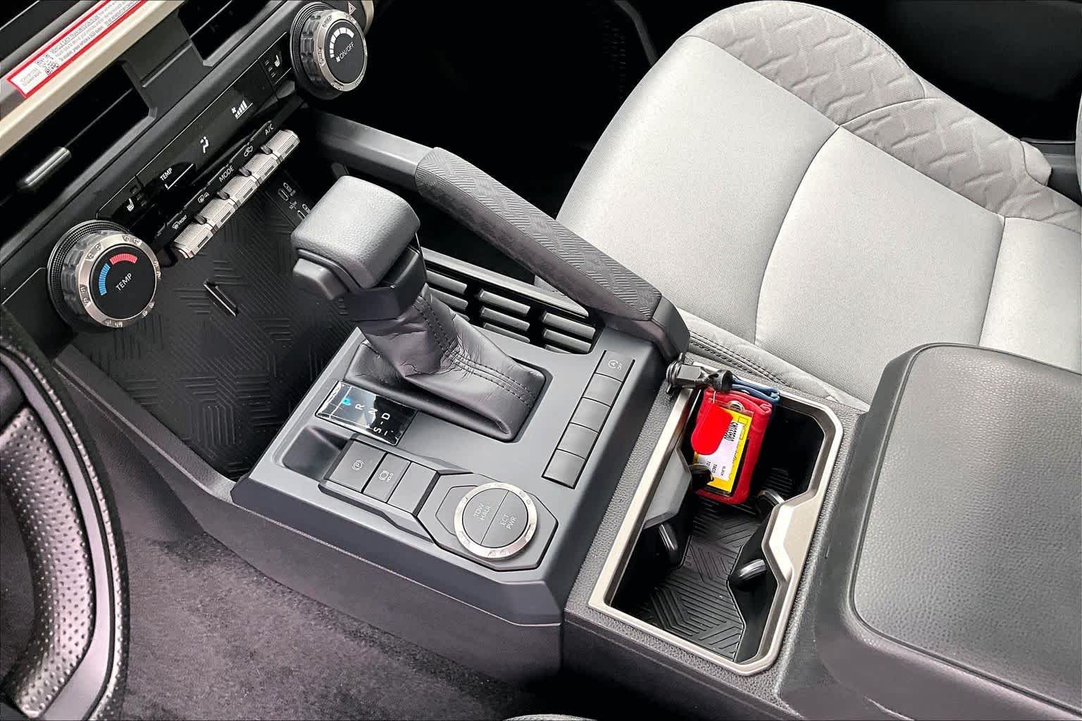 2025 Toyota Tacoma SR5 - Photo 16
