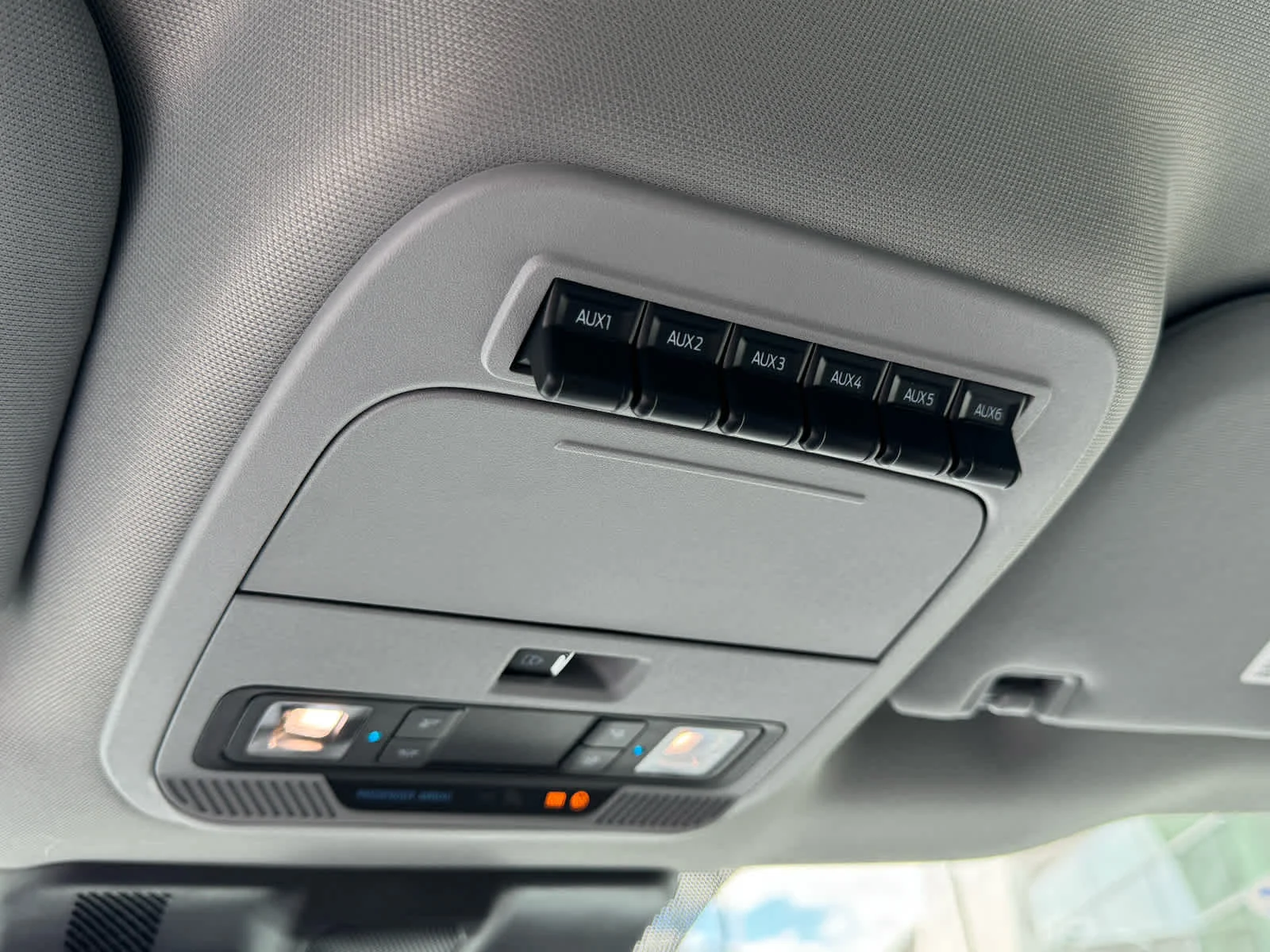 New 2026 Oxford White Ford F-550® XL image 29