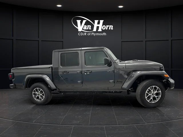 New 2026 Granite Crystal Metallic Clearcoat Jeep Sport S image 8