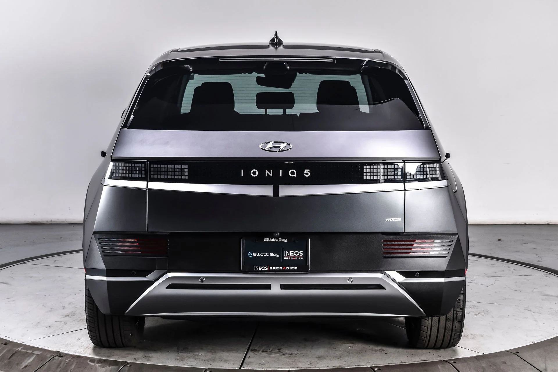 Used 2024 Gray Hyundai SEL image 4