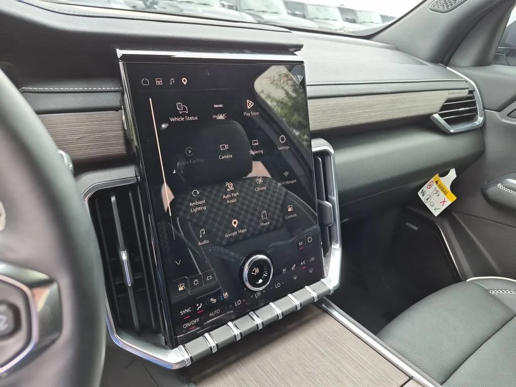 2026 GMC Acadia Denali - Photo 23