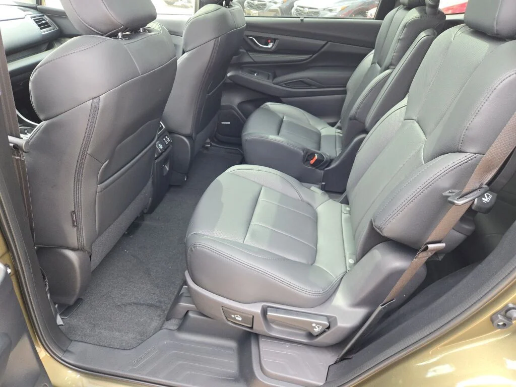 New 2026 AUTUMN GREEN METALLIC Subaru Onyx Edition Touring 7-Passenger image 17
