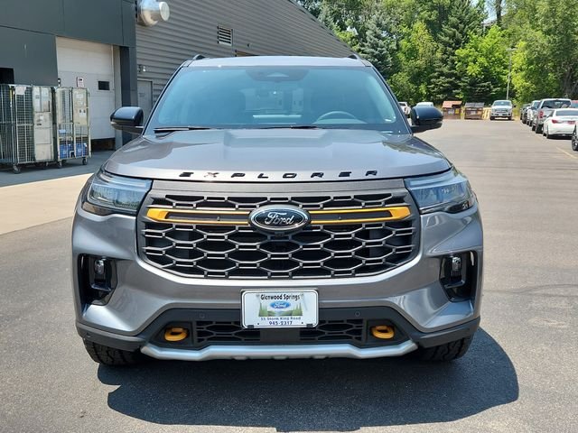 New 2026 Carbonized Gray Metallic Ford Tremor® image 6