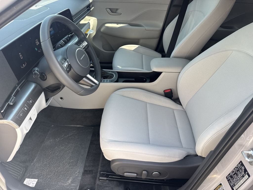 Used 2025 Gray Hyundai SEL image 9