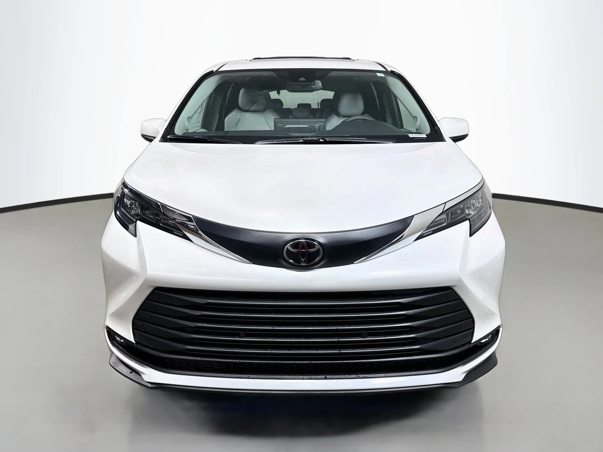 New 2026 Wind Chill Pearl Toyota XLE image 2