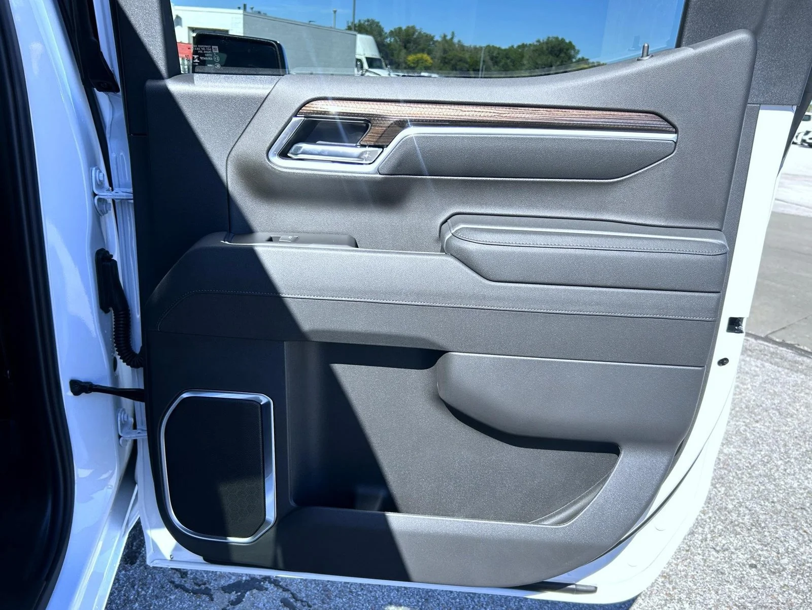 New 2026 Summit White Chevrolet LT image 17