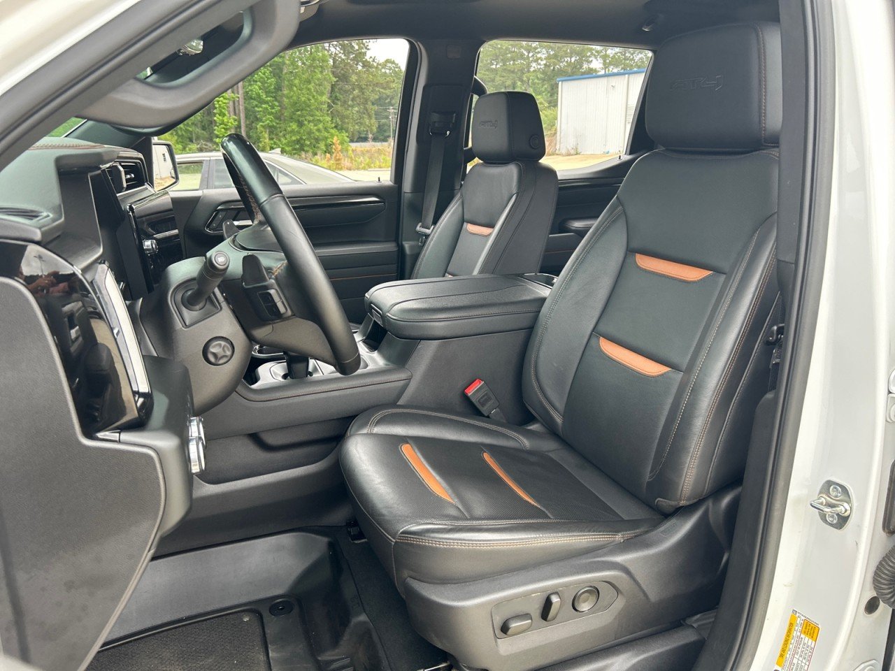 Used 2025 Summit White GMC AT4 image 18