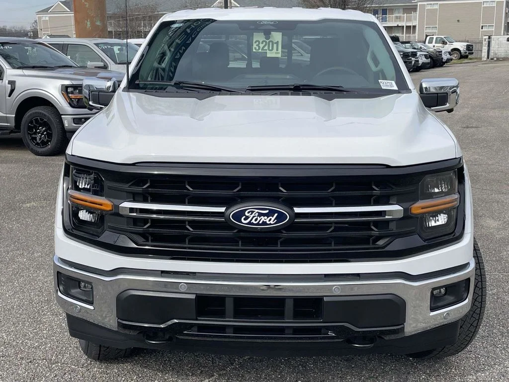 New 2026 Oxford White Ford XLT image 8
