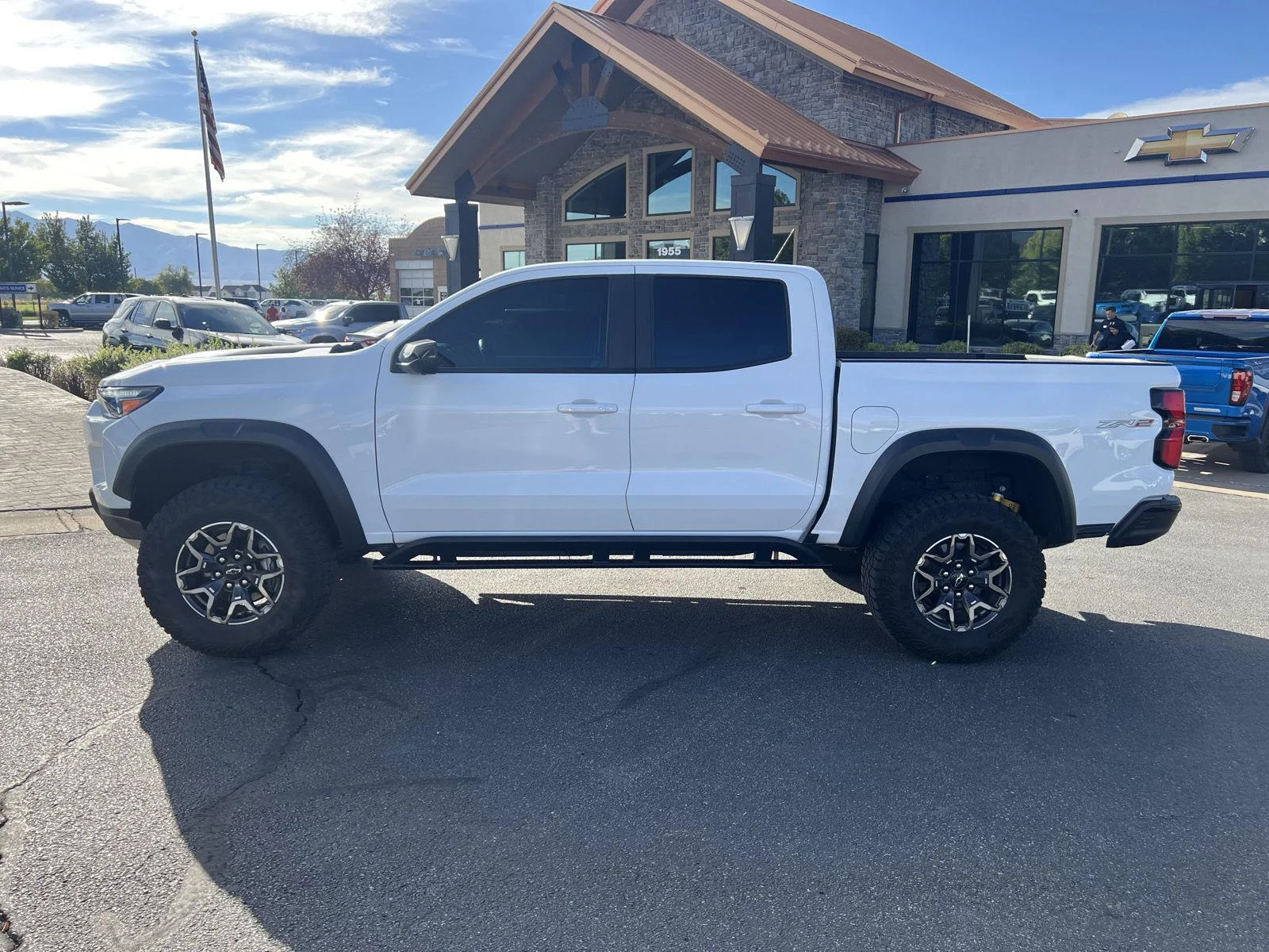 2024 Chevrolet Colorado ZR2 - Photo 10