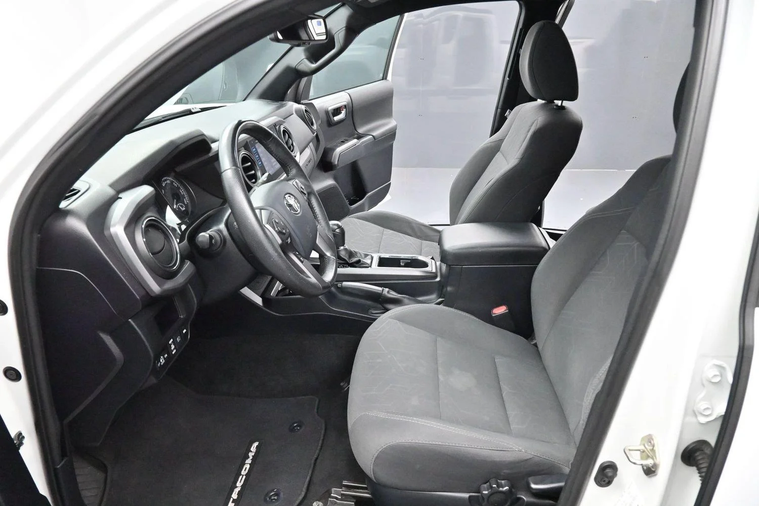 Used 2018 Super White Toyota TRD Off Road image 11
