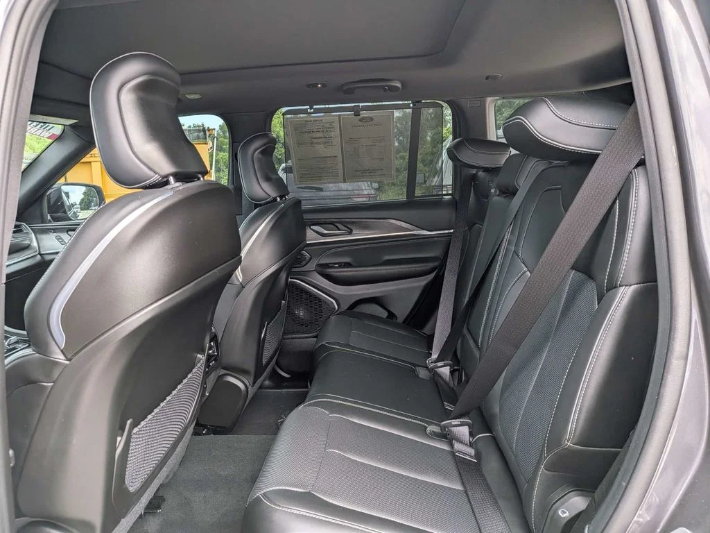 Used 2025 Gray Jeep Overland image 15