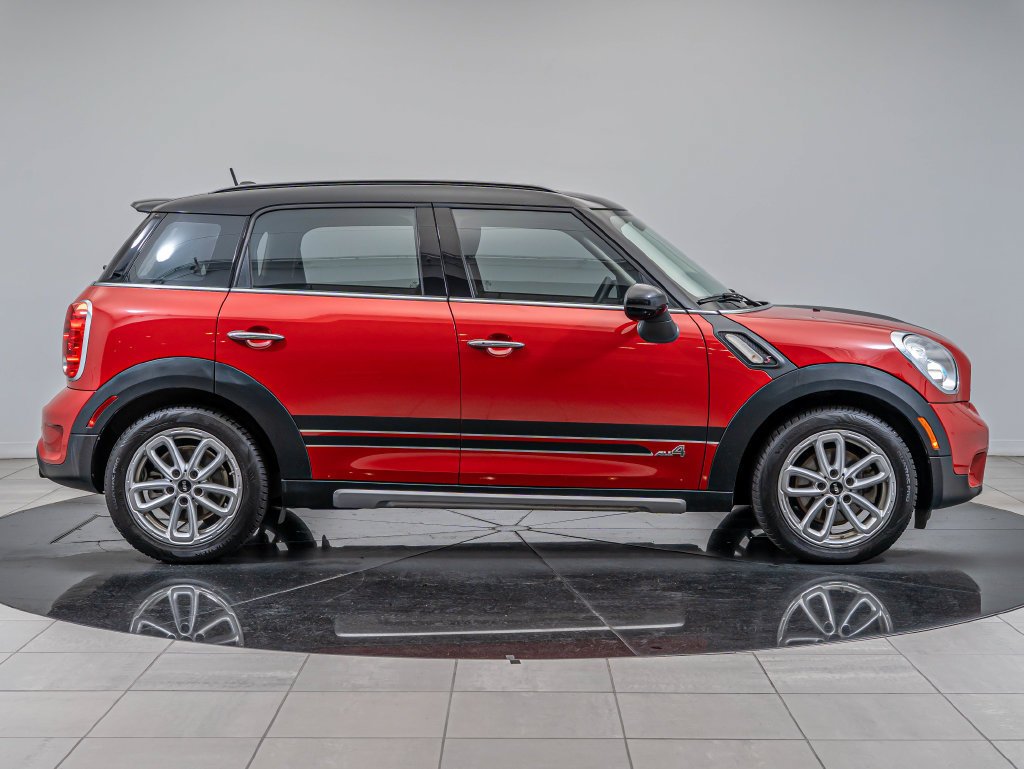 Used 2015 Blazing Red MINI  image 11