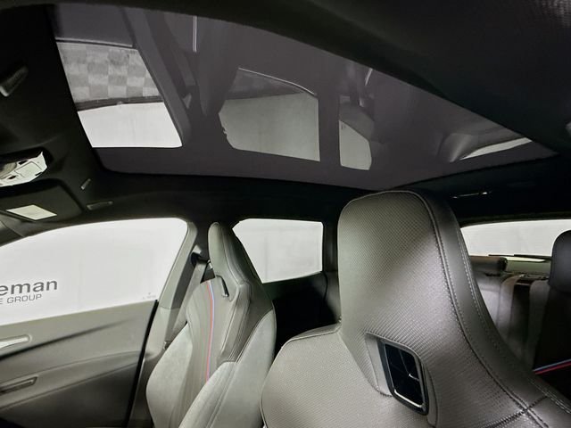 Used 2026 Gray Metallic BMW xDrive60 image 23
