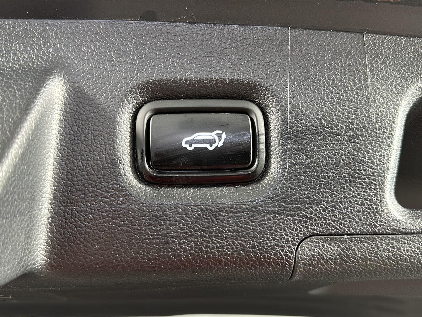 Used 2022 Portofino Gray Hyundai SEL image 8
