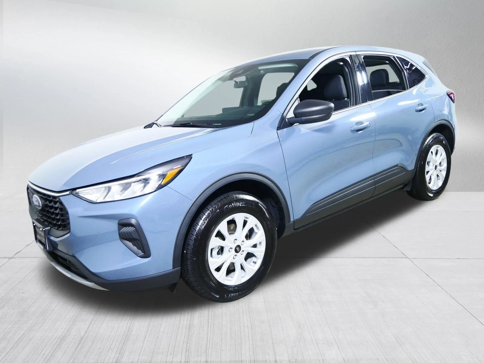 Used 2026 Vapor Blue Metallic Ford Active image 3